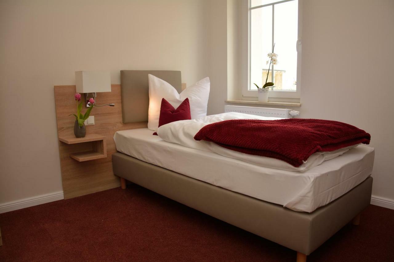Pension Kalinde Weinboehla ภายนอก รูปภาพ