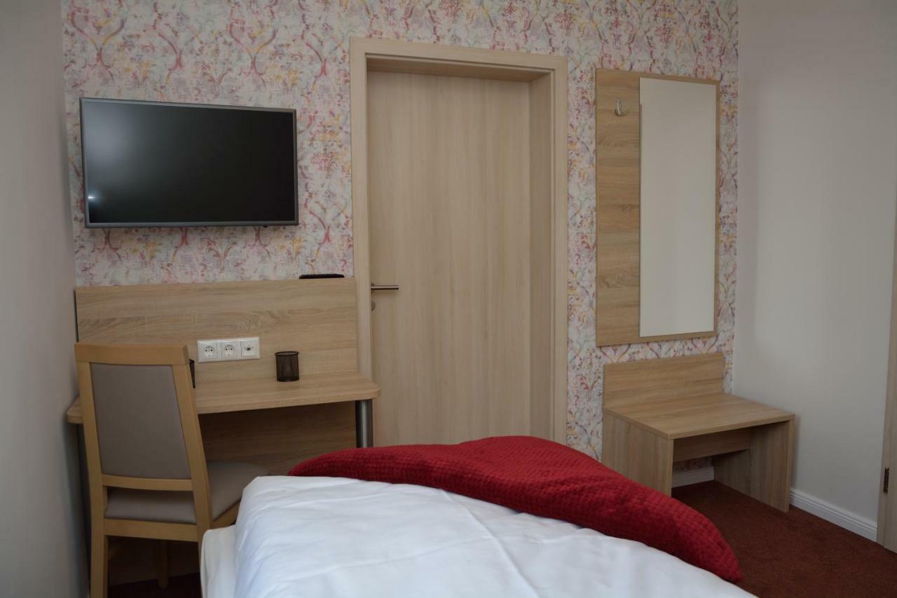 Pension Kalinde Weinboehla ภายนอก รูปภาพ